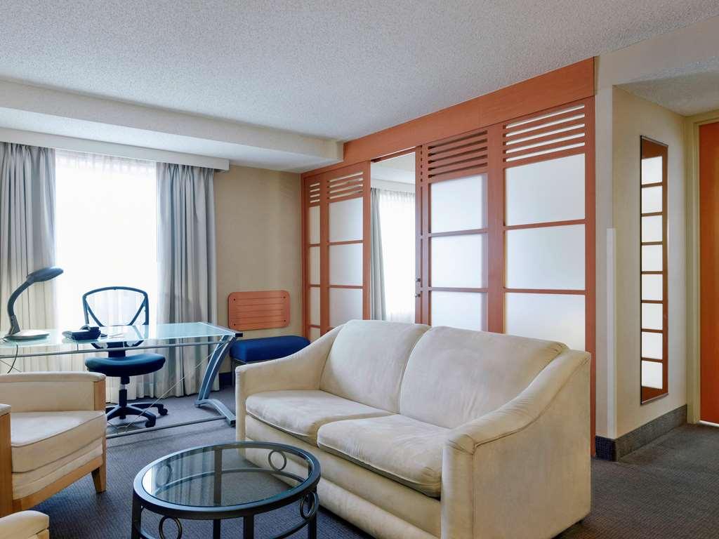 Doubletree By Hilton Ottawa Downtown Ξενοδοχείο Δωμάτιο φωτογραφία