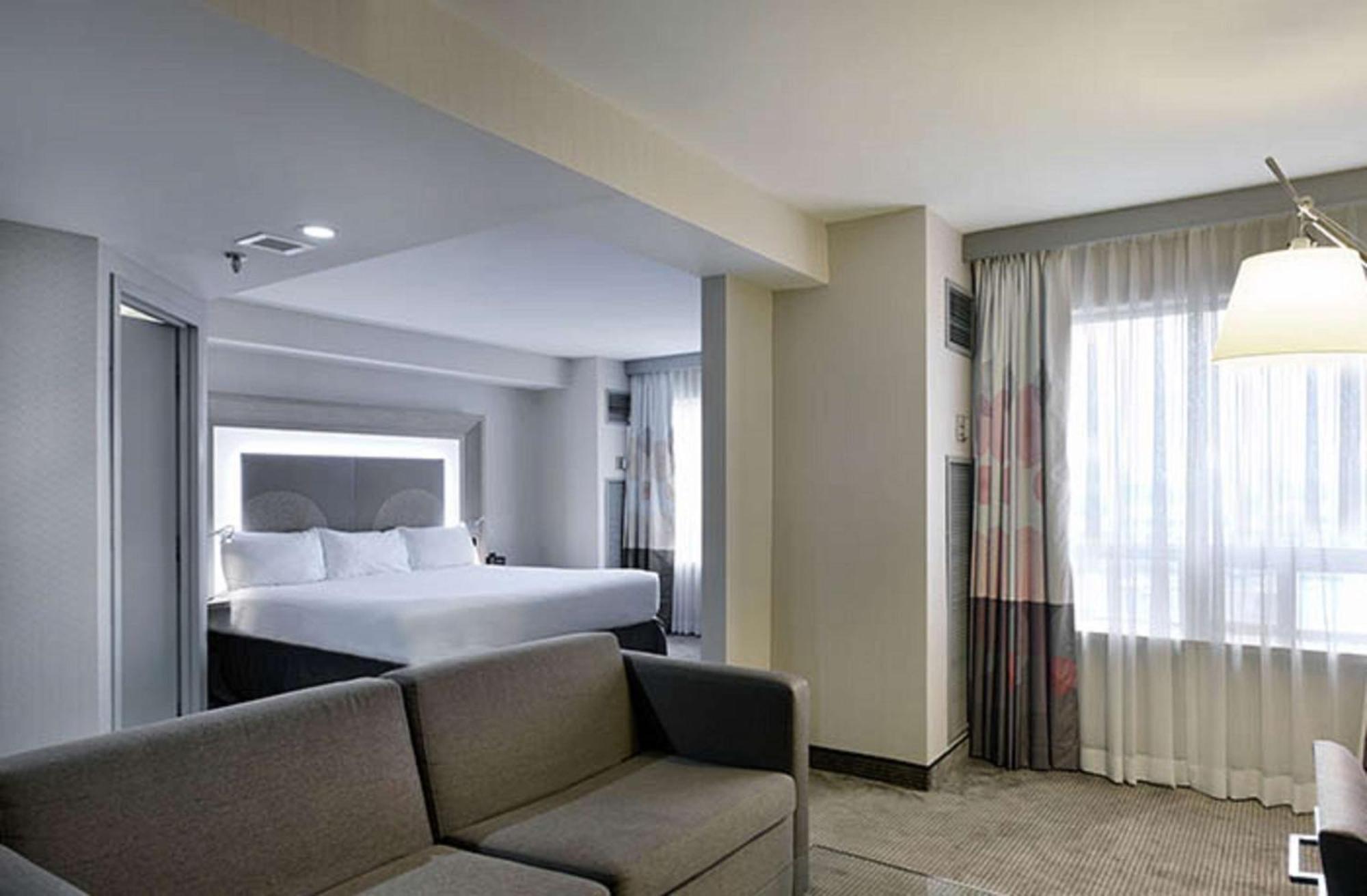 Doubletree By Hilton Ottawa Downtown Ξενοδοχείο Εξωτερικό φωτογραφία