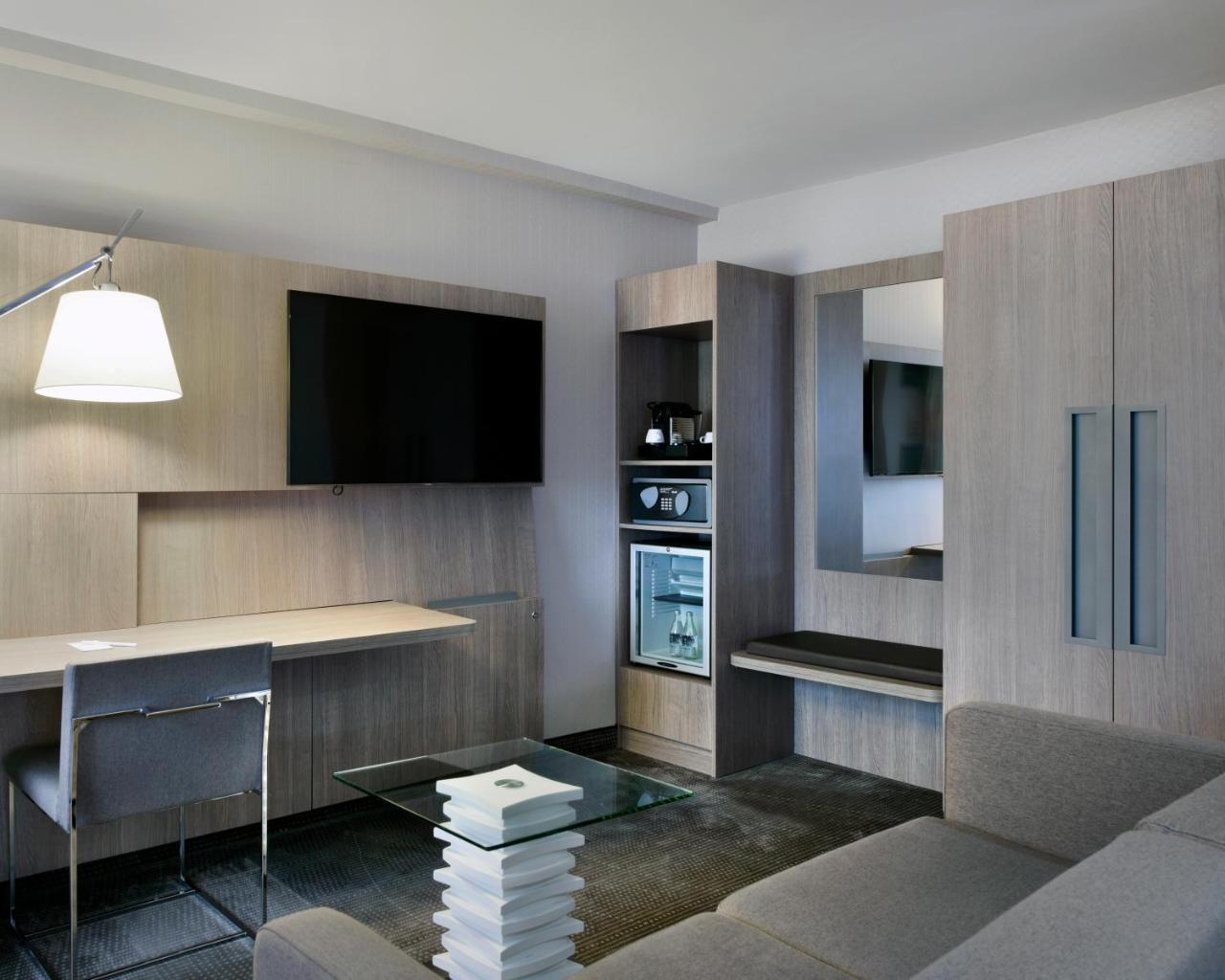 Doubletree By Hilton Ottawa Downtown Ξενοδοχείο Εξωτερικό φωτογραφία