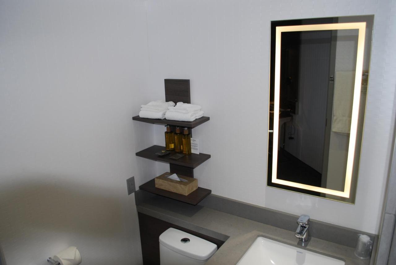 Doubletree By Hilton Ottawa Downtown Ξενοδοχείο Εξωτερικό φωτογραφία