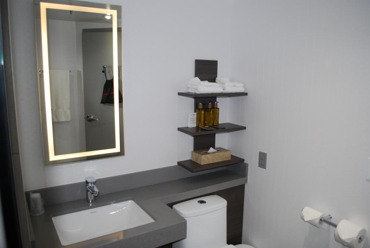 Doubletree By Hilton Ottawa Downtown Ξενοδοχείο Εξωτερικό φωτογραφία